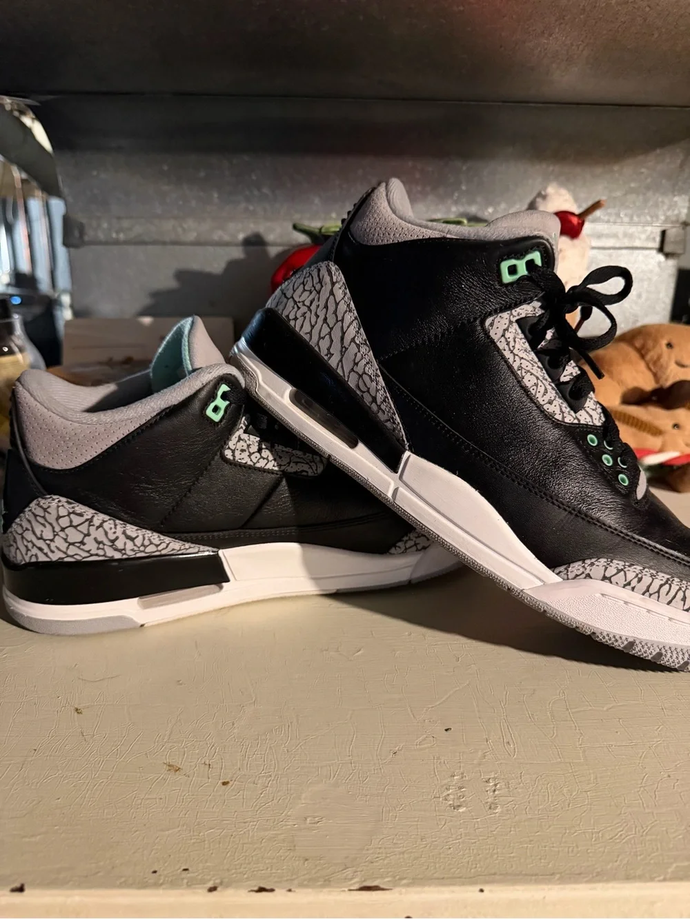 Air Jordan 3 (Green Glow)